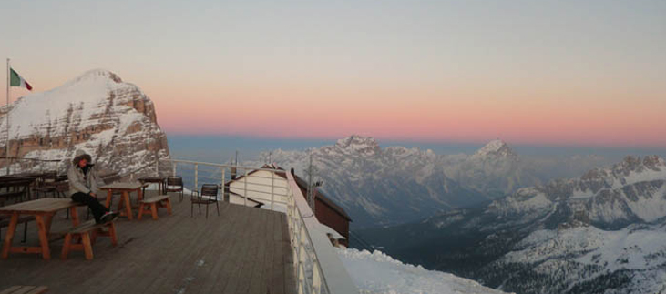 Udsigten p� skisafari i Dolomitterne er ubeskrivelig flot