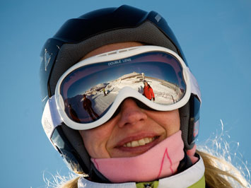 Kvinde på ski i Hemsedal