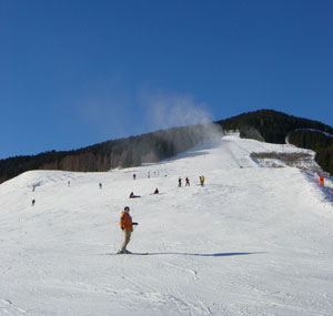 En af de mange blå pister i Saalbach