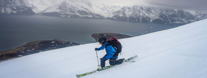 Lyngen Alperne – arktisk skiløb til havoverfladen